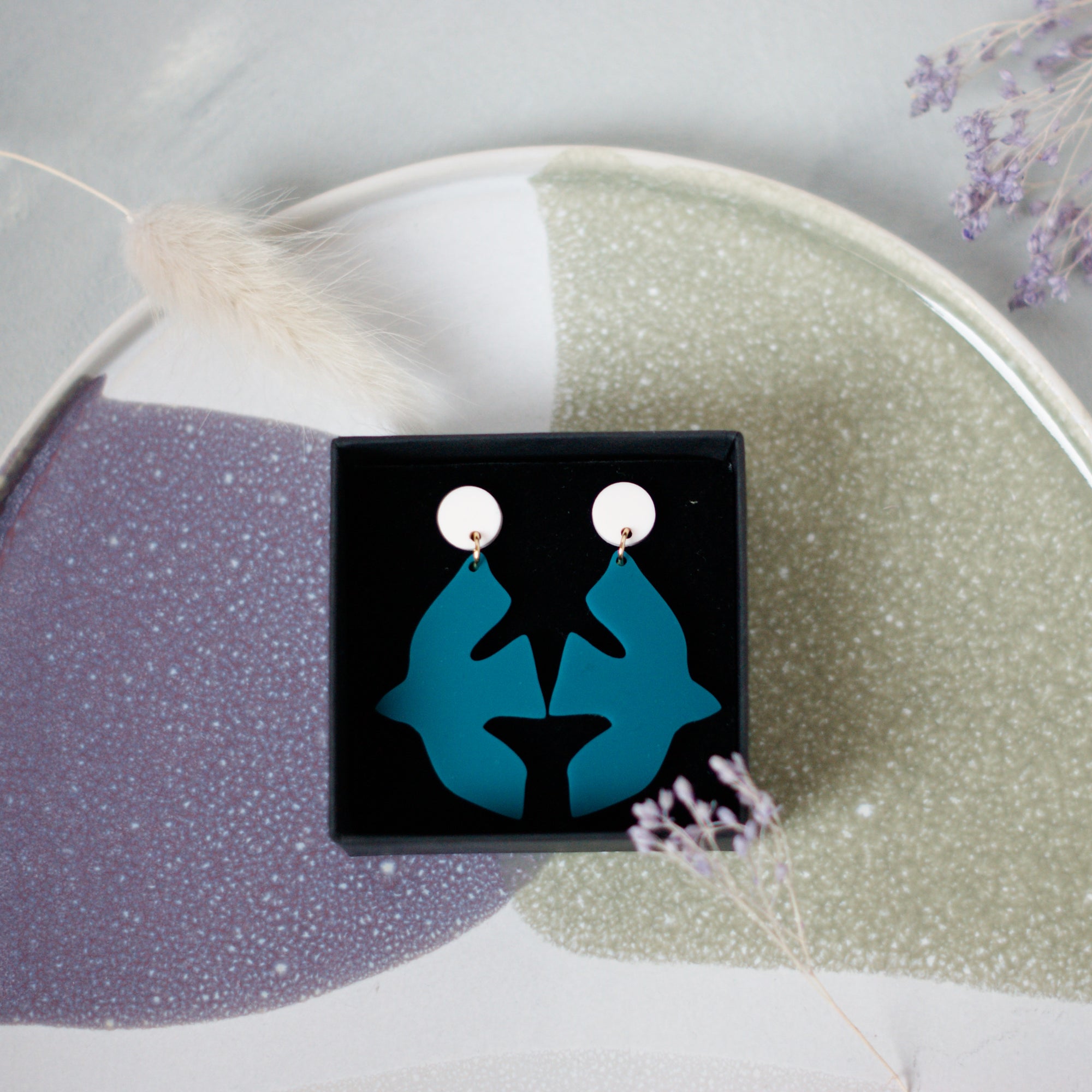 BIRDIE Petrol/Weiß - Ohrringe aus Acryl