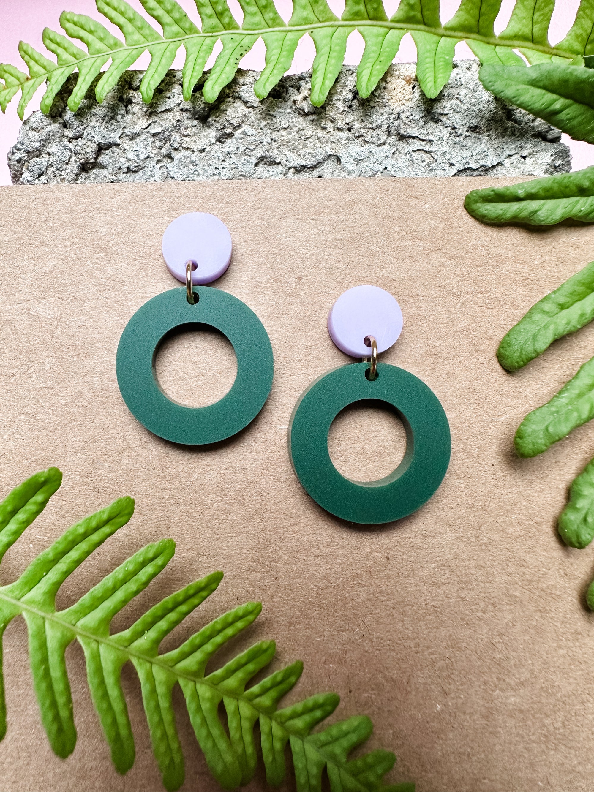 CIRCLE Bottle Green/Flieder - Ohrringe aus Acryl